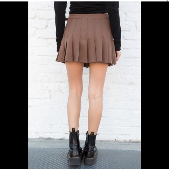 BRANDY MELVILLE BROWN MINISKIRT - Picture 2 of 4